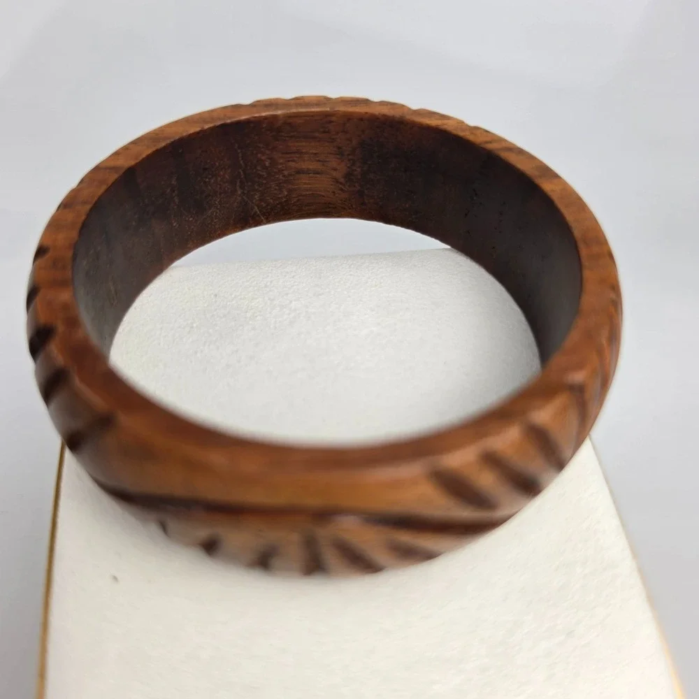 Carved Wood Bangle Bracelet Chunky Sunburst Scalloped Edge Vintage